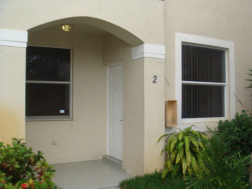 1st image of 21275 NE 8th Pl APT 8