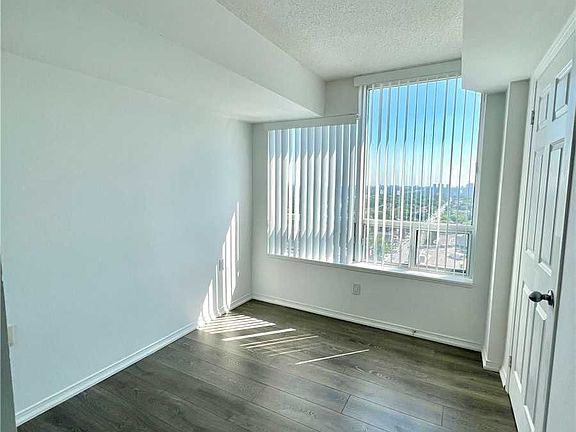 4th image of 35 Finch Ave E #2306