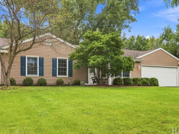 629 Eastport Ct, Island Lake, IL 60042