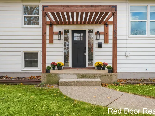 165 White St, Sparta, MI 49345