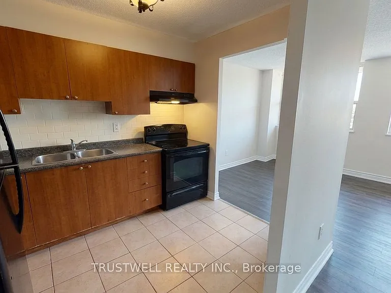3501 Glen Erin Dr #209 — Photo 3