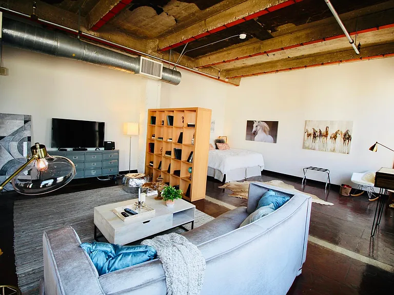 The Continental Lofts — Photo 5