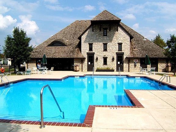 Clubhouse Pool