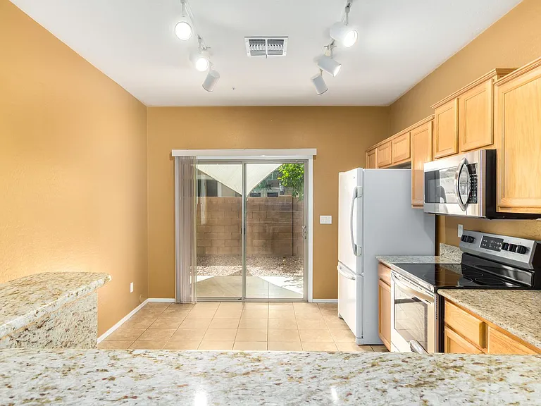 871 E Stottler Dr — Photo 11