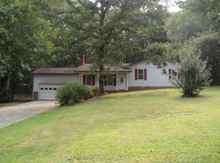 1028 Laura Dr, Dalton, GA 30721