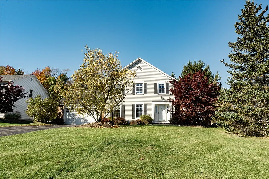 4 bed, 2.5 bath, 2756 sqft, $4,100 — Photo 1