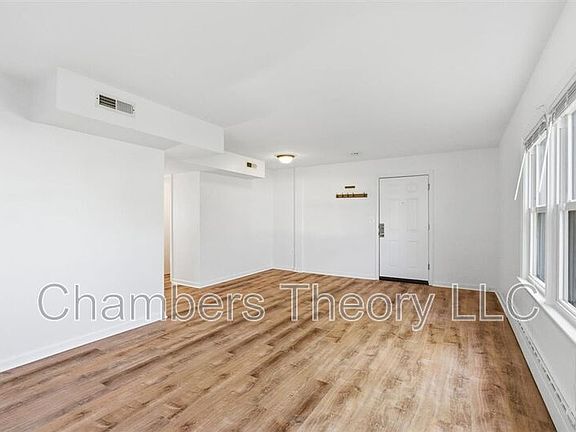 4th image of 130 S 29th St APT 2
