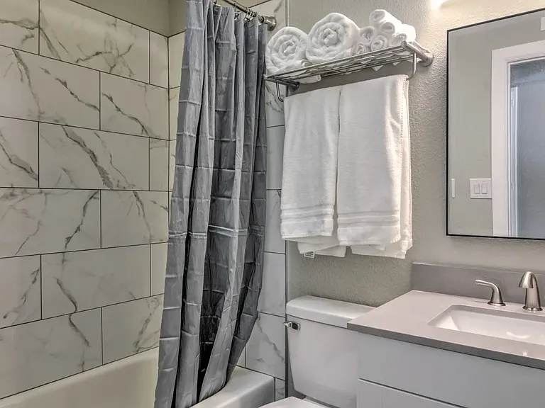 1208 Hupmobile Dr NE — Photo 5