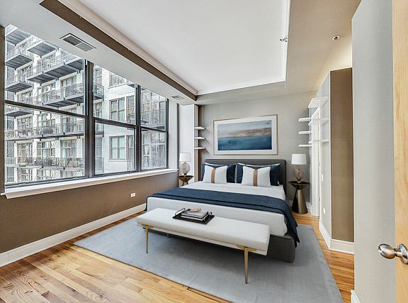 4th image of 212 W Washington St APT 1005