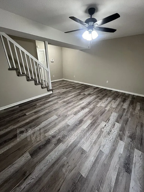 4 bed, 1.5 bath, 1300 sqft, $2,250 — Photo 4