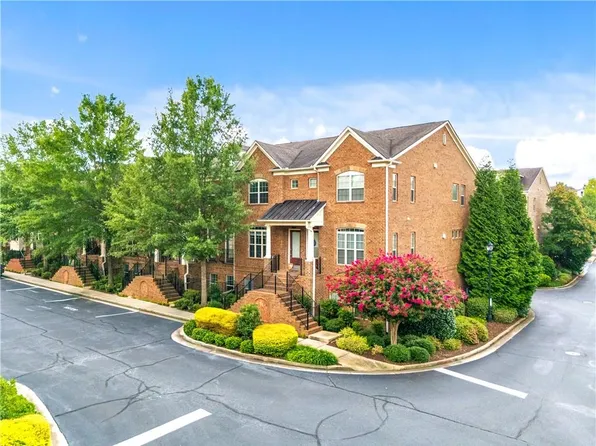 198 Alderwood Point, Sandy Springs, GA 30328