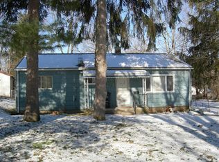 1049 Pine Tree Dr, Ann Arbor, MI 48103