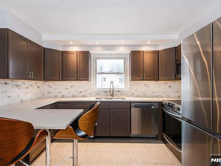 677 Warwick Tpke — Photo 8