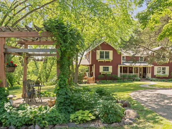 6105 Painter Rd, Mound, MN 55364