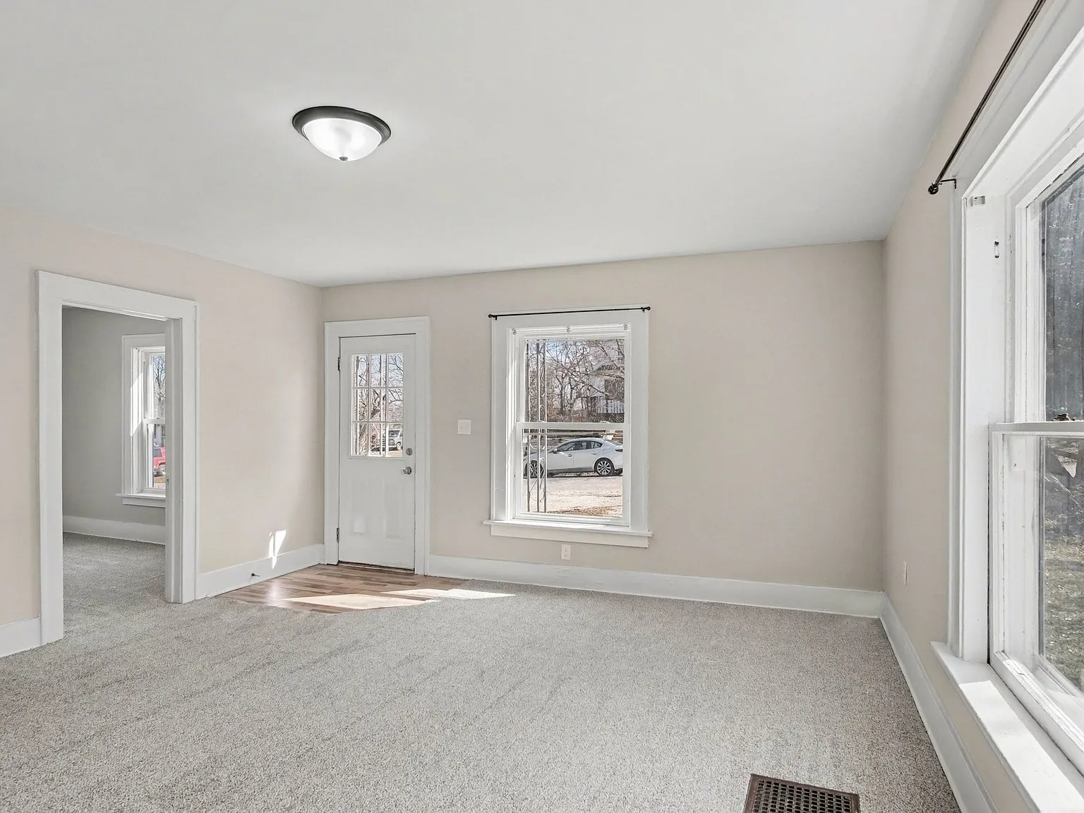 917 James Street - 1 — Photo 1