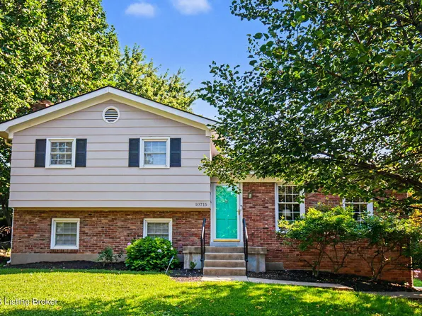 10715 Sunderland Pl, Douglass Hills, KY 40243