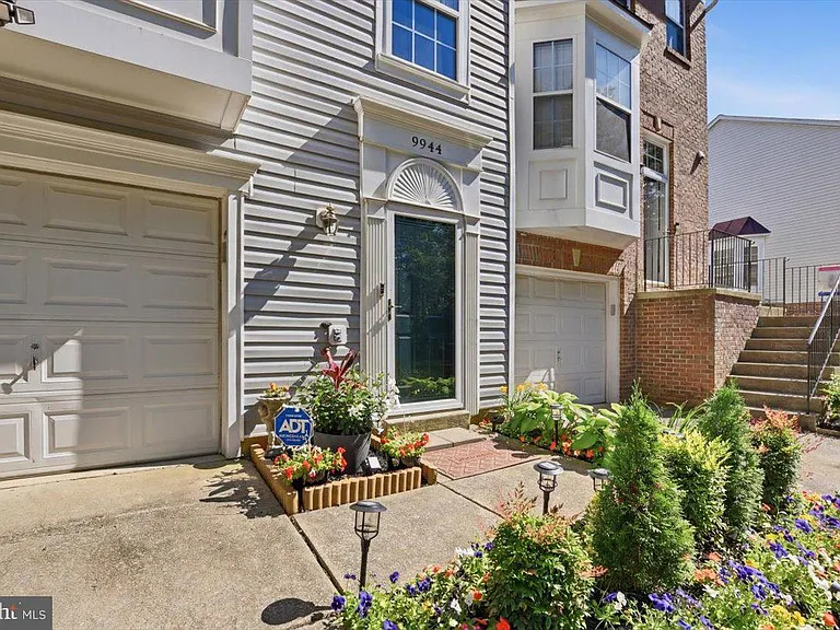 9944 Royal Commerce Pl — Photo 2