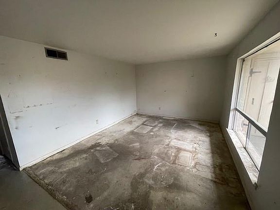 3rd image of 1529 Wirt Rd APT 40