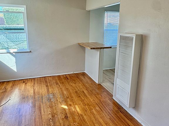4th image of 2515 Ocean Park Blvd APT C