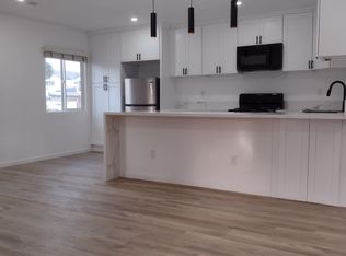 12600 Kornblum Ave, Hawthorne, CA 90250