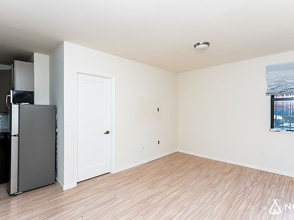 4th image of 739 President St #1F