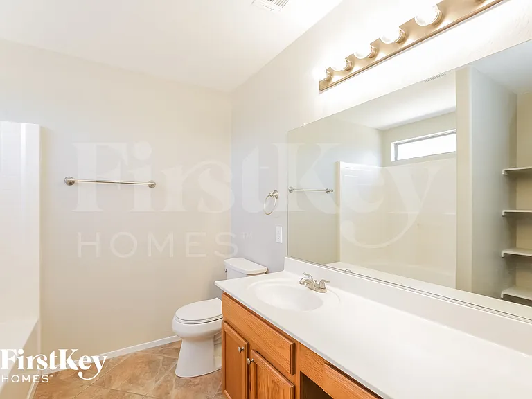 1820 S 106th Ln — Photo 11