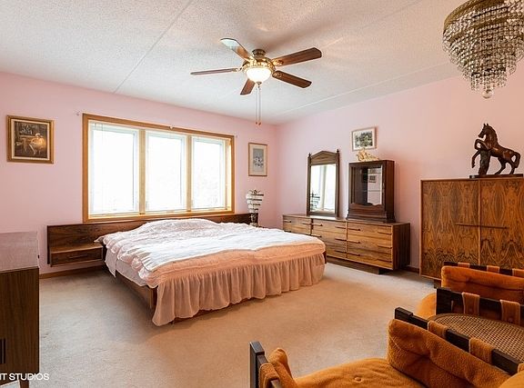 5th image of 6755 N Milwaukee Ave APT 307