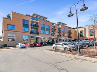 555 S Midvale Blvd UNIT 327, Madison, WI 53711
