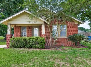 231 Lakeview Dr, Sugar Land, TX 77498