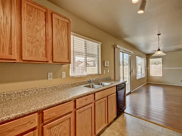9815 W Riverside Ave — Photo 3