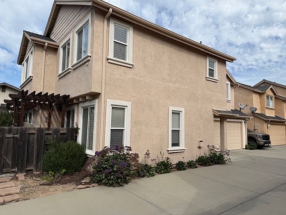 2nd image of 221 Colt Ln