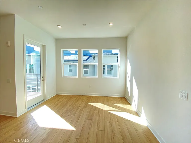 1110 Urbana St — Photo 8