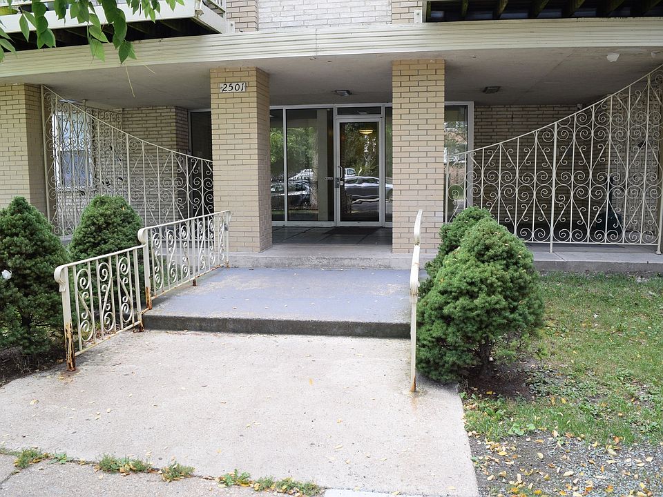 1st image of 2501 W Touhy Ave APT 301