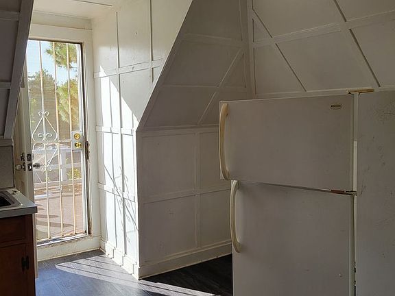 5th image of 2813 Bayview Blvd APT 5