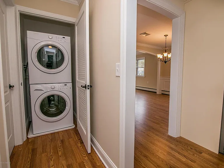 240 Cabrillo Blvd — Photo 11