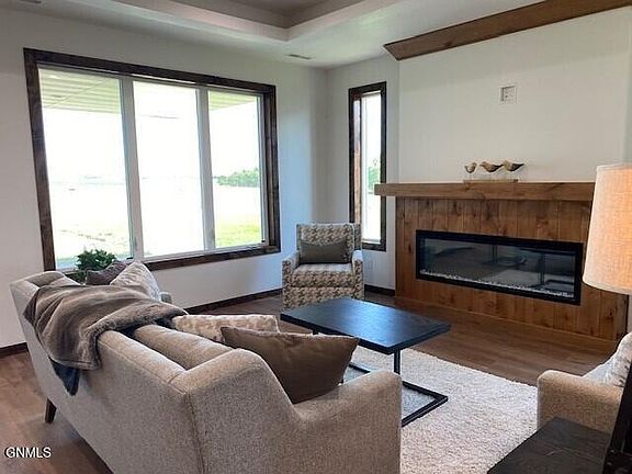 3rd image of 3411 Tyndale Dr