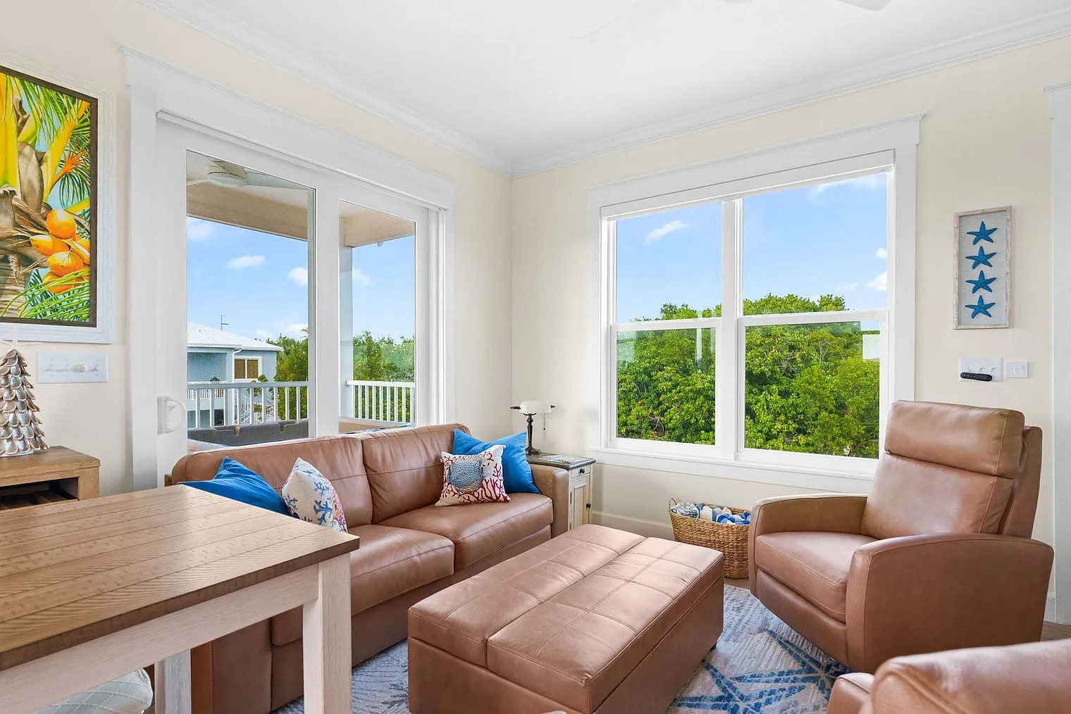 2 bed, 2.0 bath, 861 sqft, $4,664 — Photo 4