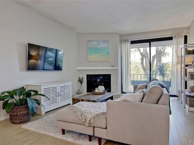 8675 Falmouth Ave APT 204, Playa Del Rey, CA, 90293