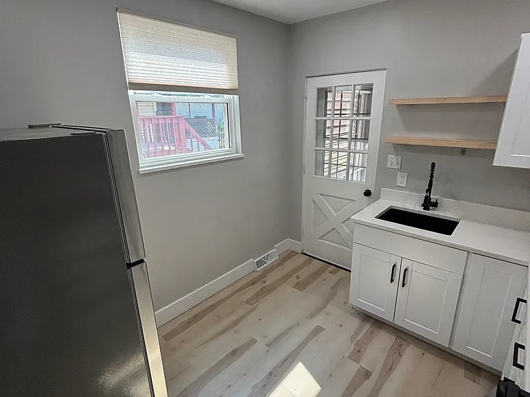 7227 Whipple St — Photo 15