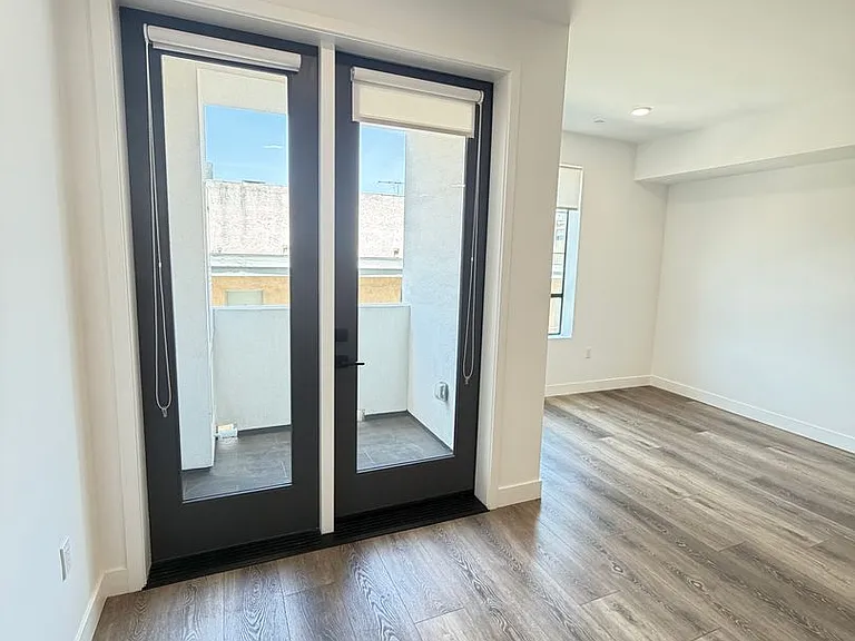 Montecito Lofts — Photo 29