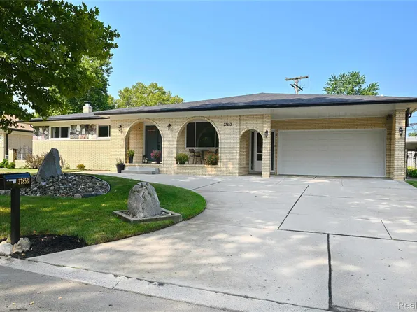 37853 Lola Dr, Sterling Heights, MI 48312