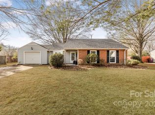 6422 Pineburr Rd, Charlotte, NC 28211