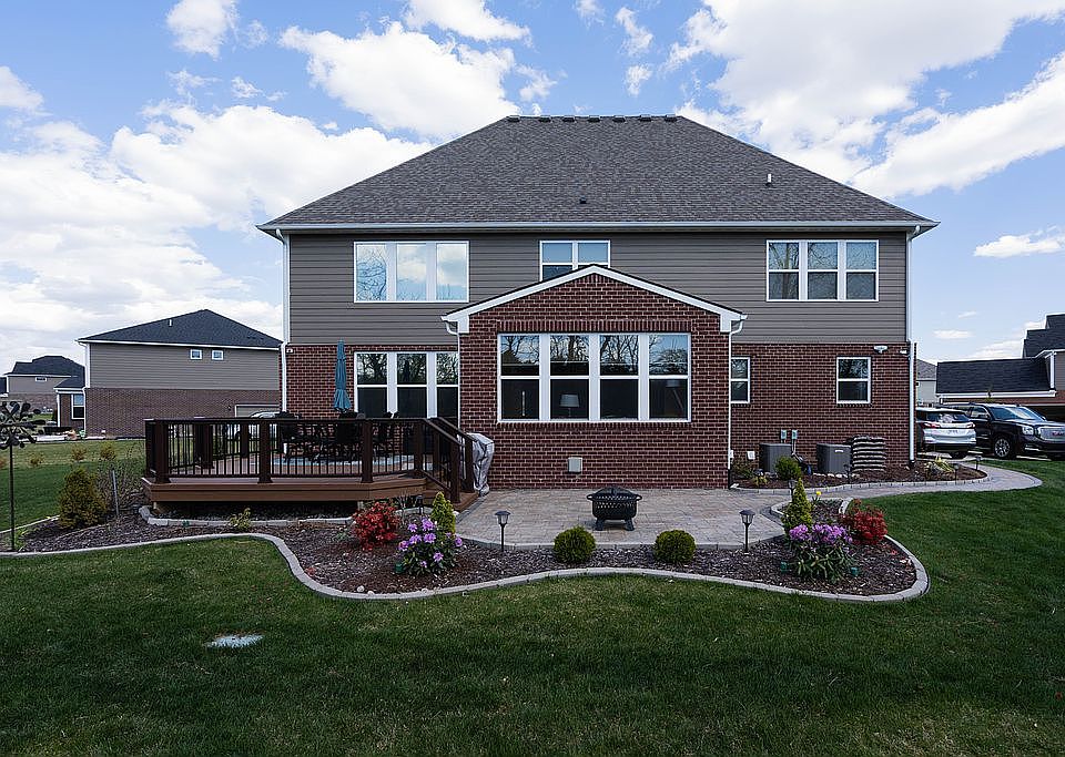2nd image of 50882 Mayfield West Ct