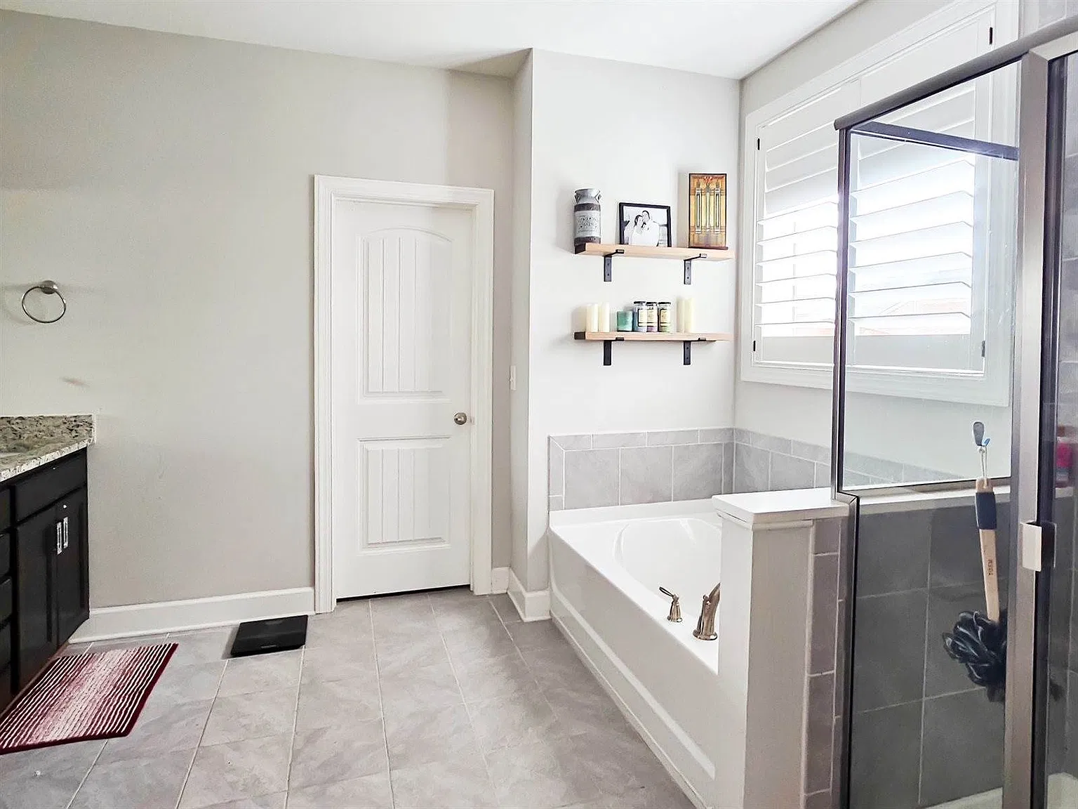 5 bed, 3.5 bath, 3575 sqft, $4,200 — Photo 4