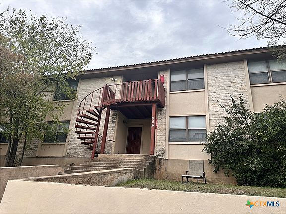 2nd image of 906 N Lbj Dr APT 7