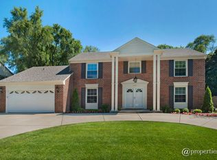 1045 Antique Ln, Northbrook, IL 60062