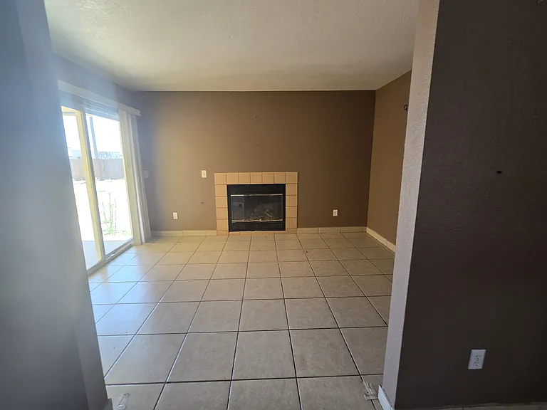 8100 Hemlock Ave #A — Photo 1