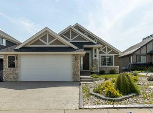 11 N Muirfield Close, Wheatland County, AB T0J1Y1