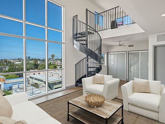 3rd image of 10625 W Tabor St #507
