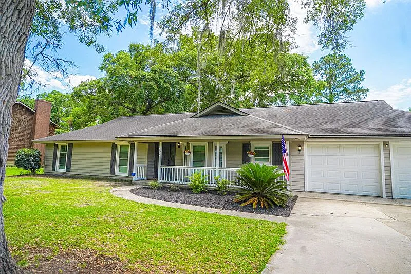 3 bed, 2.5 bath, 2169 sqft, $2,400 — Photo 3
